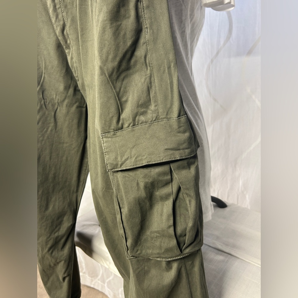 Gwen Olive Cargo Pants - Picture 2 of 11